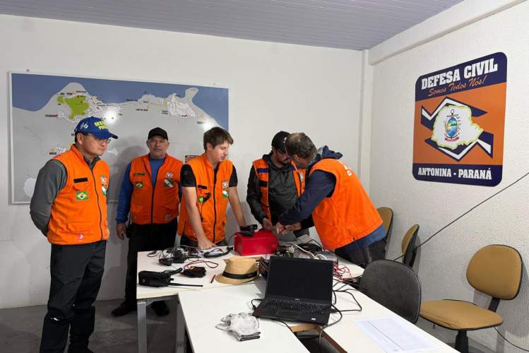 Simulado da Defesa Civil em Antonina treina população para situações de inundação Foto: Defesa Civil Simulado da Defesa Civil em Antonina treina população para situações de inundação Foto: Defesa Civil Simulado da Defesa Civil em Antonina treina população para situações de inundação Foto: Defesa Civil Simulado da Defesa Civil em Antonina treina população para situações de inundação Foto: Defesa Civil Simulado da Defesa Civil em Antonina treina população para situações de inundação Foto: Defesa Civil Simulad