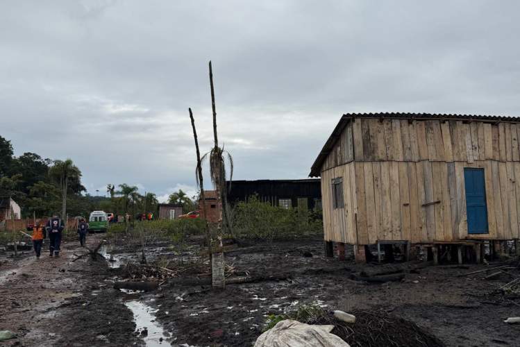 Simulado da Defesa Civil em Antonina treina população para situações de inundação Foto: Defesa Civil Simulado da Defesa Civil em Antonina treina população para situações de inundação Foto: Defesa Civil Simulado da Defesa Civil em Antonina treina população para situações de inundação Foto: Defesa Civil Simulado da Defesa Civil em Antonina treina população para situações de inundação Foto: Defesa Civil Simulado da Defesa Civil em Antonina treina população para situações de inundação Foto: Defesa Civil Simulad