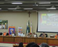 Mais de 130 servidores dos Centros Municipais de Educação Infantil (CMEIs) da cidade de Maringá, participaram do curso da Brigada Escolar no ano de 2016. Em solenidade na câmara de vereadores do município e, com a presença de autoridades, foi realizado na última quinta-feira (24/11), a entrega do certificado de conclusão da capacitação aos participantes.