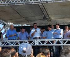 Richa inaugura ponte sobre Rio das Cinzas, entre Bandeirantes e Itambaracá