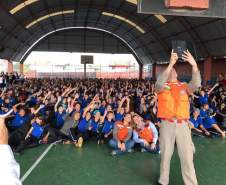 Escola de Curitiba participa de simulação de plano de abandono, através do projeto Brigadas Escolares da Coordenadoria Estadual de Proteção e Defesa Civil.