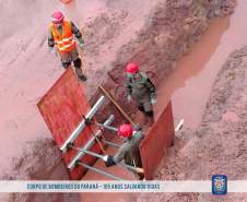 Corpo de Bombeiros promove treinamento para atendimento ocorrências de deslizamento.