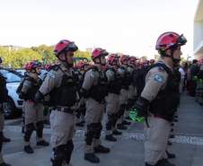 Richa entrega 207 novas viaturas para a polícia, bombeiros e defesa civil.
