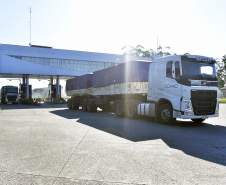 Movimento de caminhões no Pátio de Triagem após o final da greve.