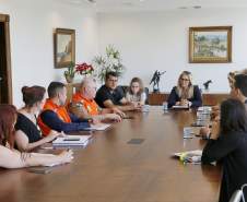 A governadora Cida Borghetti autorizou nesta terça-feira (4) o repasse de R$ 2,1 milhões para Itaperuçu, na Região Metropolitana de Curitiba, que sofre as consequências do vendaval ocorrido na sexta-feira (30). A verba é destinada a reformas de casas, postos de saúde e escolas afetadas pelo temporal e também para o atendimento de cerca de 600 famílias afetadas e também homologou o decreto que declara situação de emergência ao município. - Curitiba/Pr, 04.12.2018 - Foto Jonas Oliveria
