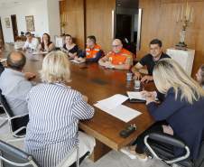 A governadora Cida Borghetti autorizou nesta terça-feira (4) o repasse de R$ 2,1 milhões para Itaperuçu, na Região Metropolitana de Curitiba, que sofre as consequências do vendaval ocorrido na sexta-feira (30). A verba é destinada a reformas de casas, postos de saúde e escolas afetadas pelo temporal e também para o atendimento de cerca de 600 famílias afetadas e também homologou o decreto que declara situação de emergência ao município. - Curitiba/Pr, 04.12.2018 - Foto Jonas Oliveria