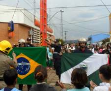 Agentes de Defesa Civil do Bombeiro Comunitário participaram do Desfile de 7 de Setembro no Municío de Tibagi