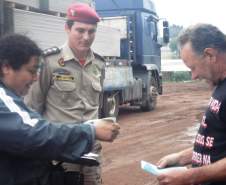 14ª COORDENADORIA REGIONAL DE DEFESA CIVIL FAZ ENTREGA DE TELHAS DE FRIBOCIMENTO AS VÍTIMAS ATINGIDAS POR GRANIZO NO MUNICIPIO DE RESERVA DO IGUAÇÚ.