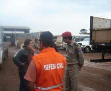 14ª COORDENADORIA REGIONAL DE DEFESA CIVIL FAZ ENTREGA DE TELHAS DE FRIBOCIMENTO AS VÍTIMAS ATINGIDAS POR GRANIZO NO MUNICIPIO DE RESERVA DO IGUAÇÚ.