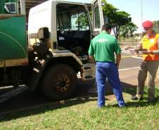 Abordagem em veículo transportando diversos produtos perigosos.