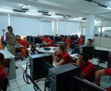 Aula prática dobre para os alunos de formação de soldados do 5ª GB, sobre o preenchimento de "NOPRED e AVADAN".