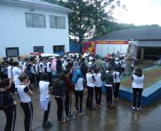 13ª COREDEC realiza no dia 11 o  Iº Encontro de Voluntários de 
Defesa Civil e Palestra seguida de Evacuação Escolar na cidade de Apucarana contemplando a V Semana Nacional de Redução de Desastres