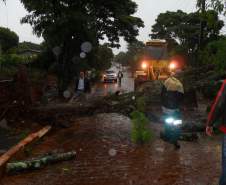 Fortes ventos trouxeram prejuízos na cidade de Marilêndia do Sul.