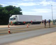 FISCALIZAÇÃO DE PRODUTOS PERIGOSOS NA BR 369 CAMBARÁ.