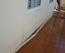  rachaduras em sua edificação 