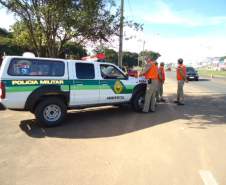 Fiscalização de produtos perigosos em Cianorte  2012, apoio da polícia Ambiental.