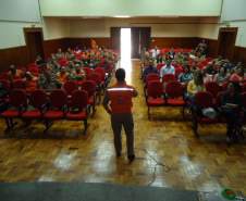 Coordenadoria Estadual de Defesa Civil capacita gestores regionais do Programa Brigadas Escolares – Defesa Civil na Escola, em Maringá.