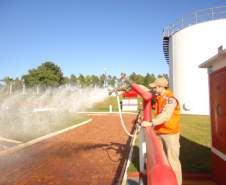 A 15ª Coordenadoria Regional de Proteção e Defesa Civil – 6º Subgrupamento de Bombeiros Independente realizou no dia 29 de Julho de 2014, fiscalização na  empresa Stang Distribuidora de Petróleo no município de Umuarama - PR, verificando os meios de segurança utilizados no armazenamento e manuseio de produtos perigosos.