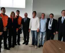 Prefeito de Ampère faz homenagem a integrantes da Defesa Civil