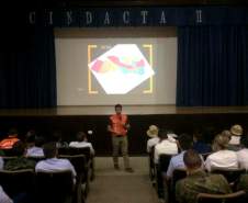 Na tarde do dia (11/02), representantes da Coordenadoria Estadual de Proteção e Defesa Civil estiveram presentes no CINDACTA II, ministrando uma palestra com várias instruções, além da capacitação dos militares nas abordagens em residências