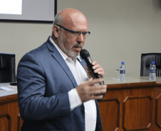 No dia 31 de março a Câmara Técnica Ciências da Terra, com apoio da Câmara Técnica Gestão de Catástrofes e da Associação Profissional dos Geólogos do Paraná (Agepar), promoveu debate sobre os tremores de terra ocorridos em Londrina em dezembro de 2015 e janeiro de 2016.