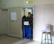 Na manhã de hoje (07/06) foi realizado o simulado do Plano de Abandono no Colégio Estadual do Paraná. Esse é o 5º ano consecutivo que o simulado é realizado no local, onde os alunos professores e funcionários puderam realizar o procedimento de abandono do prédio que possui 5 pavimentos.
O Colégio é frequentado por alunos do Ensino Fundamental e Médio durante os três períodos do dia.
