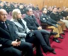 O Chefe da Casa Militar e Coordenador Estadual de Proteção e Defesa Civil, Coronel Adilson Castilho Casitas, ministrou na manhã da última quinta-feira (09/06) uma palestra com o tema “Ações de Proteção e Defesa Civil no Estado do Paraná” para os militares da Curso de Formação de Oficiais na Academia Policial Militar do Guatupê.
