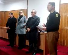 O Chefe da Casa Militar e Coordenador Estadual de Proteção e Defesa Civil, Coronel Adilson Castilho Casitas, ministrou na manhã da última quinta-feira (09/06) uma palestra com o tema “Ações de Proteção e Defesa Civil no Estado do Paraná” para os militares da Curso de Formação de Oficiais na Academia Policial Militar do Guatupê.