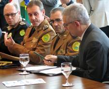 O governador Beto Richa assinou nesta quarta-feira (6), no Palácio Iguaçu, um termo de cooperação técnica entre o Paraná e o Governo do Japão para instalar, no Estado, um radar Banda X para monitoramento meteorológico e prevenção de desastres naturais na Região Metropolitana de Curitiba