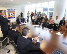 O governador Beto Richa assinou nesta quarta-feira (6), no Palácio Iguaçu, um termo de cooperação técnica entre o Paraná e o Governo do Japão para instalar, no Estado, um radar Banda X para monitoramento meteorológico e prevenção de desastres naturais na Região Metropolitana de Curitiba