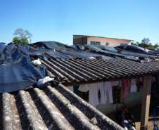 Em situações de tempestade, vendavais e granizo, quando o telhado da residência foi danificado, os moradores tendem a subir até o local para realizar o conserto. Estatisticamente foi comprovado que a maioria dos acidentes nesse período se dá após o evento, no momento de recuperação dos estragos, então alguns cuidados são muito importantes para evitar acidentes.