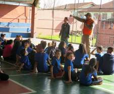 Na tarde da última terça-feira, a Coordenadoria Estadual de Proteção e Defesa Civil e a 1ª Coordenadoria Regional de Proteção e Defesa Civil (CORPDEC), através do Programa Brigadas Escolares, realizaram treinamento do Plano de Abandono no Colégio Estadual Professor Teobaldo Leonardo Kletemberg, no Sítio Cercado, em Curitiba