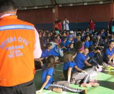 Na tarde da última terça-feira, a Coordenadoria Estadual de Proteção e Defesa Civil e a 1ª Coordenadoria Regional de Proteção e Defesa Civil (CORPDEC), através do Programa Brigadas Escolares, realizaram treinamento do Plano de Abandono no Colégio Estadual Professor Teobaldo Leonardo Kletemberg, no Sítio Cercado, em Curitiba