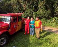 No último sábado (23/07) o Corpo de Bombeiros, em atividade de Defesa Civil, juntamente com a equipe da Rede Estadual de Emergência de Radioamadores (REER) da 8ª Coordenadoria Regional de Proteção e Defesa Civil – participou de simulado de radiocomunicação na comunidade de Capituva, Município de Morretes, no litoral do Paraná. A localidade é área vulnerável a queda de barreiras, além de já ter sido atingida por enxurradas e corridas de massa em 27 de dezembro de 2015.