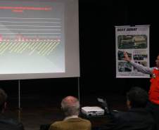 A implantação de áreas de escape, maior controle de velocidade e limitação de tráfego de caminhões que transportam produtos perigosos estão entre as medidas para evitar acidentes como o que aconteceu na BR-277, no início de julho, em que cinco pessoas morreram e 12 ficaram feridas