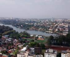 3ª CORPDEC auxilia voluntários Radioamadores cadastrados na instalação de repetidora em
Londrina.
