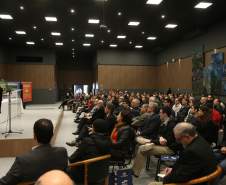 Empreendedores, agências reguladoras, órgãos do Governo do Estado e profissionais da área de engenharia se reuniram nesta terça-feira (23), em Curitiba, para o seminário “Plano de Ação de Emergência de Barragens – Interrelações entre órgãos do Governo e Empreendedores”. A proposta foi debater as ações de prevenção e ação em casos de acidentes em barragens, para evitar tragédias como a que aconteceu em Mariana, Minas Gerais, em novembro do ano passado. 