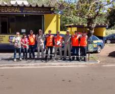 3ª Coordenadoria Regional de Proteção e Defesa Civil (CORPDEC) acompanhou a Fiscalização de Produtos Perigosos, na Rodovia BR 153 - Km 40 (Posto da Polícia Rodoviária Federal), coordenada pelo Corpo de Bombeiros de Santo Antônio da Platina-PR.