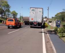 3ª Coordenadoria Regional de Proteção e Defesa Civil (CORPDEC) acompanhou a Fiscalização de Produtos Perigosos, na Rodovia BR 153 - Km 40 (Posto da Polícia Rodoviária Federal), coordenada pelo Corpo de Bombeiros de Santo Antônio da Platina-PR.