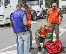 Os estados do Paraná, Santa Catarina, Rio Grande do Sul, Mato Grosso do Sul e São Paulo promoveram nesta quinta-feira (10), de forma simultânea, uma operação de abordagem e fiscalização dos veículos que transportam produtos perigosos