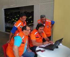 No último sábado (19/11) foi realizado mais um simulado REER (Rede Estadual de Emergência de Radioamadores) em todo o estado. Nele os radioamadores e bombeiros militares das 15 Coordenadorias Regionais de Proteção e Defesa Civil (CORPDECS) realizaram atividades que simulavam o acontecimento de um desastre e as necessidades reais que surgem destas situações adversas, especialmente no que tange a comunicação nos desastres.