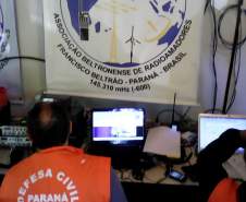 No último sábado (19/11) foi realizado mais um simulado REER (Rede Estadual de Emergência de Radioamadores) em todo o estado. Nele os radioamadores e bombeiros militares das 15 Coordenadorias Regionais de Proteção e Defesa Civil (CORPDECS) realizaram atividades que simulavam o acontecimento de um desastre e as necessidades reais que surgem destas situações adversas, especialmente no que tange a comunicação nos desastres.