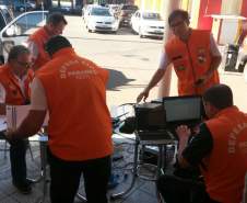 No último sábado (19/11) foi realizado mais um simulado REER (Rede Estadual de Emergência de Radioamadores) em todo o estado. Nele os radioamadores e bombeiros militares das 15 Coordenadorias Regionais de Proteção e Defesa Civil (CORPDECS) realizaram atividades que simulavam o acontecimento de um desastre e as necessidades reais que surgem destas situações adversas, especialmente no que tange a comunicação nos desastres.