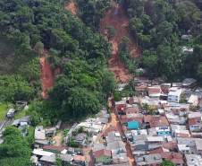 Após ajudar municípios atingidos pelas chuvas, técnicos do Paraná relatam trabalho em São Paulo