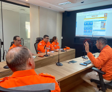 Visita dos militares do Corpo de Bombeiros Militar de Minas Gerais