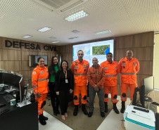 Visita dos militares do Corpo de Bombeiros Militar de Minas Gerais