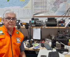 Radioamadores voluntários treinam protocolos em simulado de comunicação