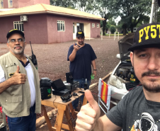 Radioamadores voluntários treinam protocolos em simulado de comunicação