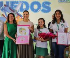 Campanha Paraná Piá distribui brinquedos a crianças dos 399 municípios do Estado