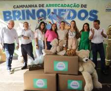 Campanha Paraná Piá distribui brinquedos a crianças dos 399 municípios do Estado